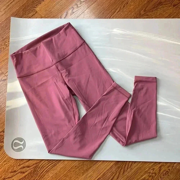 Lululemon I 8 - Picture 1 of 12